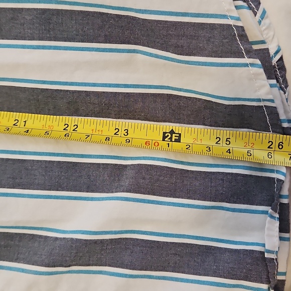 American Eagle Monochrome Striped Button-Down Shirt - Picture 6 of 6